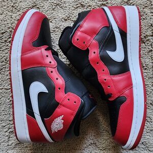 Air Jordan 1 Mid Gym Red Black White Pre-Owned Sz 12